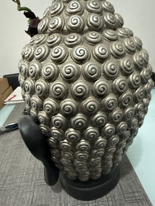 Busto do Budha Em perfeito estado