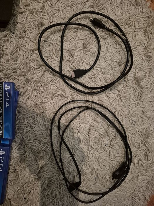 Ps4 PRO - 1TB + Pad i 3 Gry