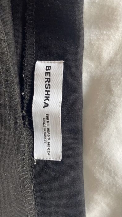 krótka spódniczka bershka