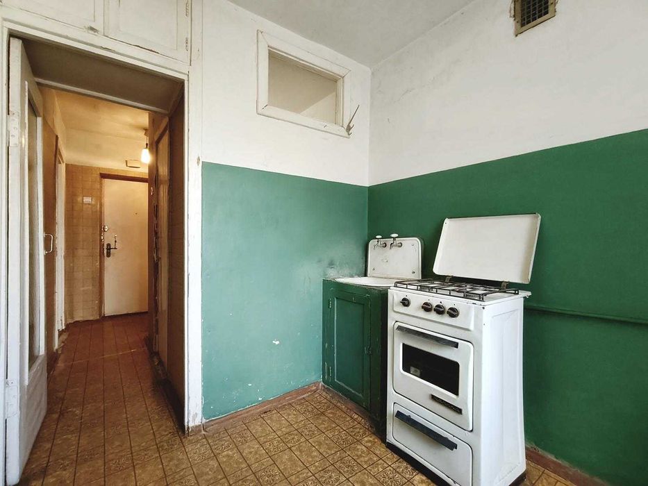 Продаж 1-кімнатної квартири 31 м2 по Левка Лук'яненка, р-н Електрону.