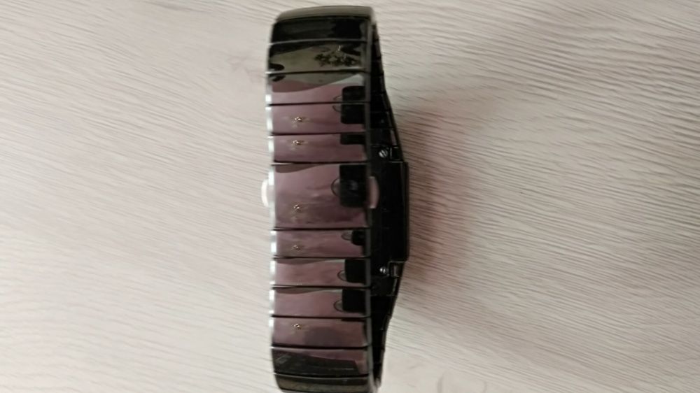 Продам швейцарський годинник RADO