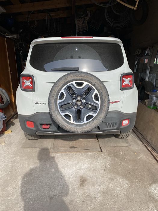 Кроншейн в квадрат під запаску Jeep Renegade