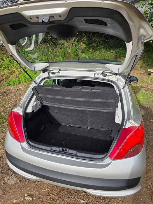 Peugeot 207 Hatchback 1.4 HDI – 68 Cv