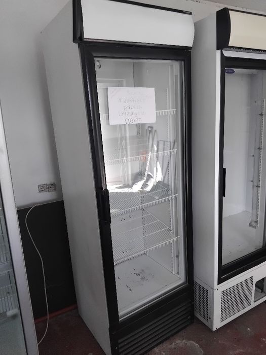 Продам вітринні холодильники
