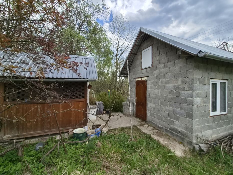 Продається дачний будинок