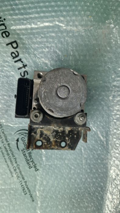 pompa abs nissan nv200