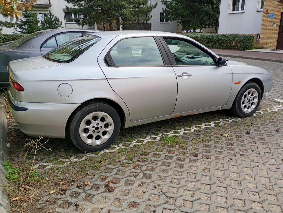 Alfa Romeo sedan 156