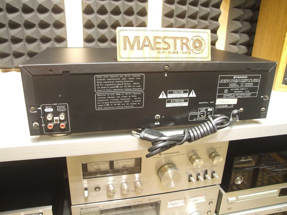 Касетна дека Pioneer CT-W503R. Без передплати