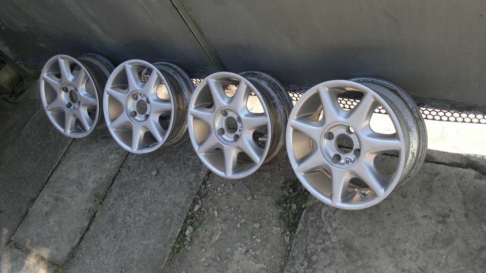 Литые диски R15 4-108 Ford Fiesta в отличном сотоянии