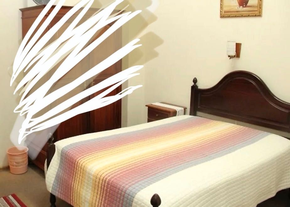 VALOR PELO CONJUNTO - Mesinhas de cabeceira + Cama c/estrado incluído