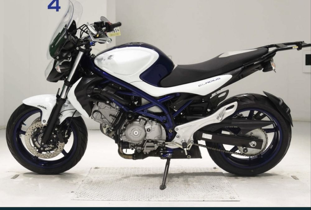 Suzuki gladius 400