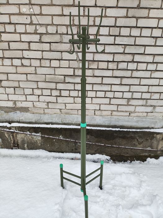 вешалка  СССР напольная устойчивая. Стулья бар.