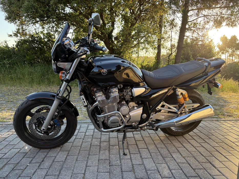 YAMAHA XJR 1300 - como nova e 100% original