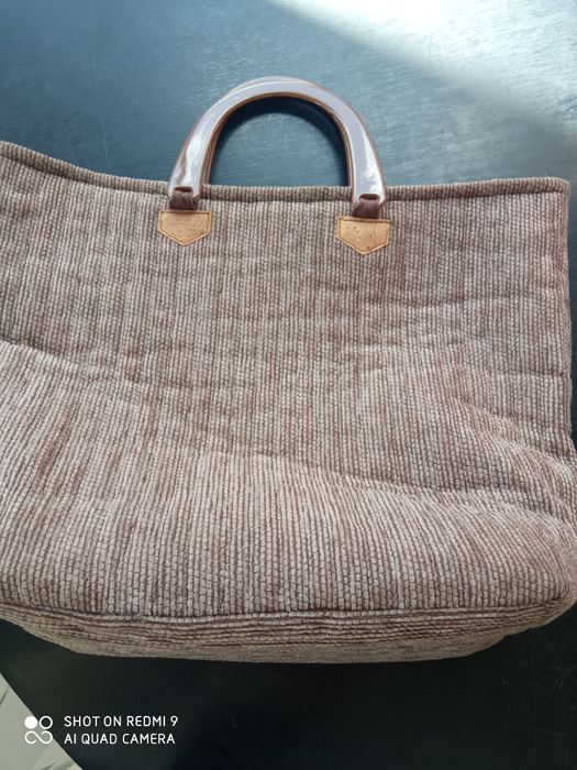 Bolsa de tecido com aplicação em cortiça