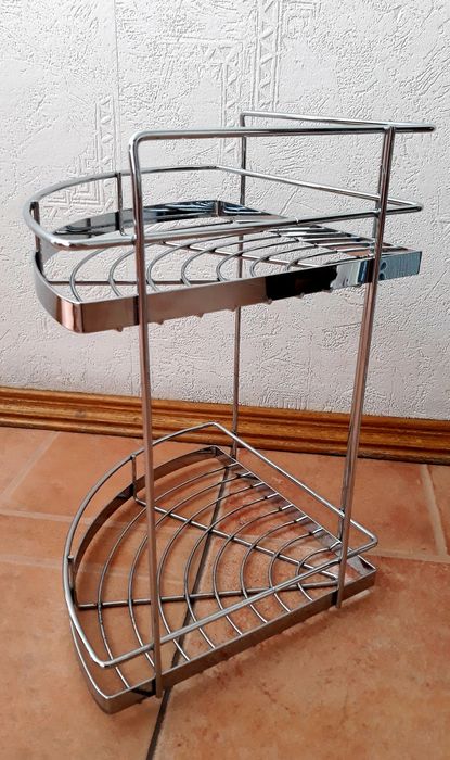 Металлическая полочка для ванной