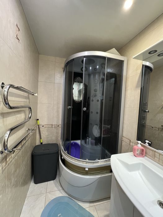 В продажу 4 к к в Варварівці з косметичним ремонтом