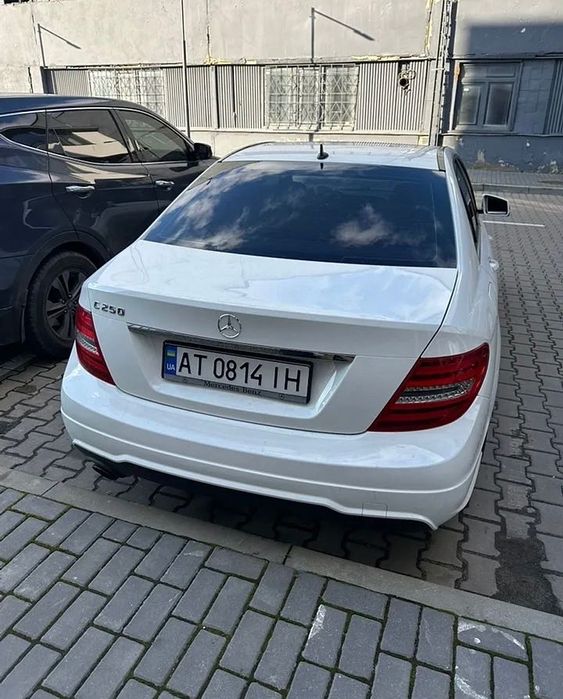 Продаж авто Mercedes-Benz