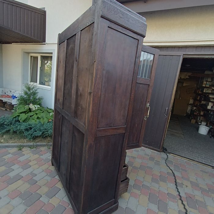 Шкаф старинный после реставрации