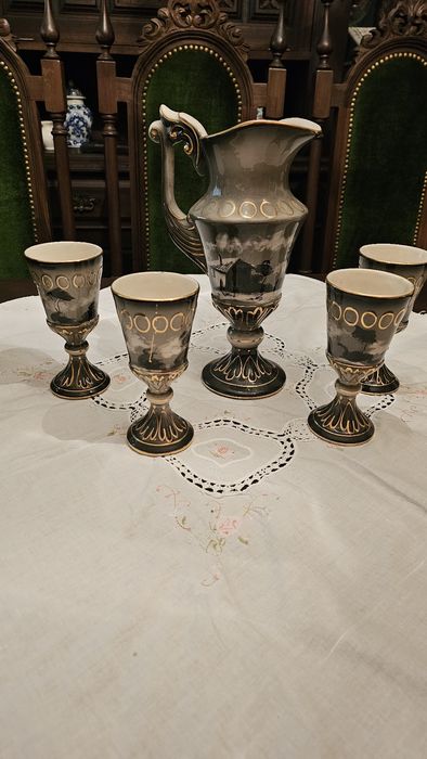 Conjunto de jarra e copos