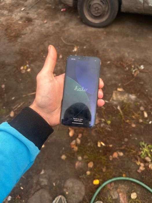 Продам айфон 13 заблокований
