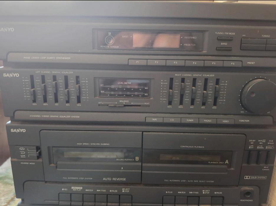 Aparelhagem Hi-Fi Sanyo + 1 coluna