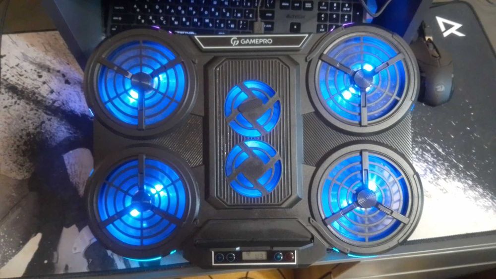 Охолоджуюча підставка для ноутбука GamePro CP770 Black