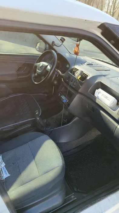 Skoda Fabia 2011 VIN TMBEA25J3B3147012 фото оголошення 2 з 8