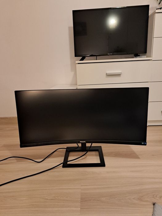 Zakrzywiony monitor 34cale Philips  Cube