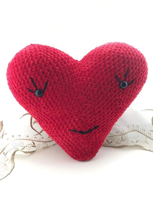 Poduszka serduszko na szydełku