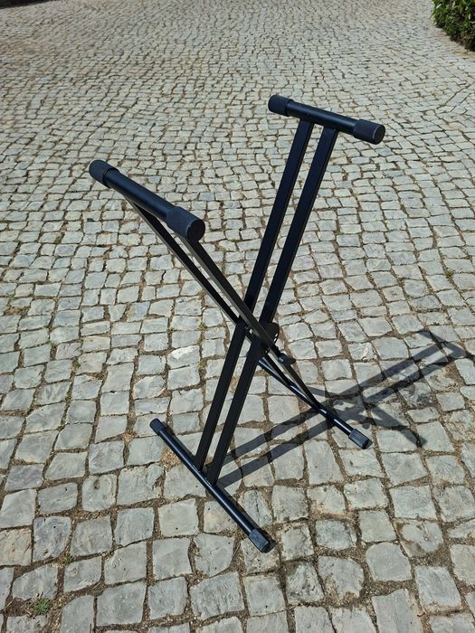 Key Stand Millennium465948062432645121