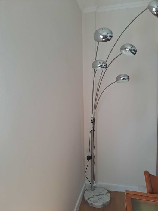 Cadeira de sala jantar em madeira