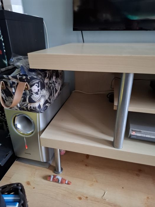 Stolik pod telewizor