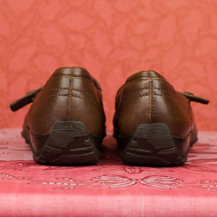 Кожаные фирменные балетки Clarks с ремешком 36,5-37р. 23,5 см.