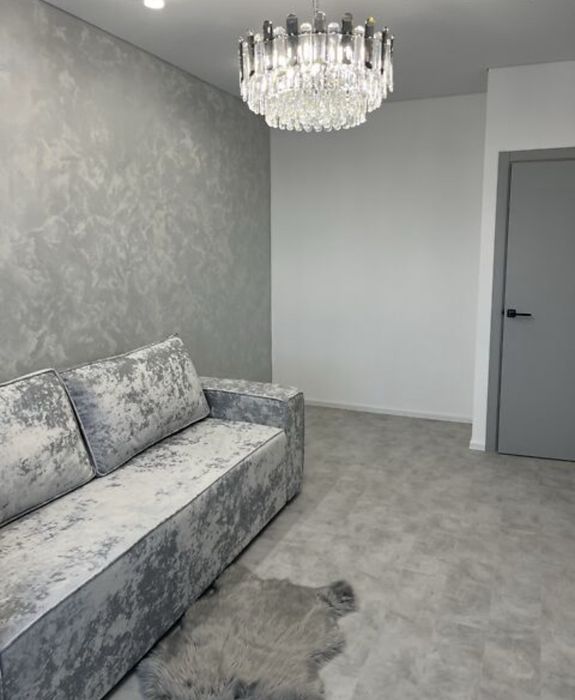 Продаж квартири в новобудові з сучасним ремонтом