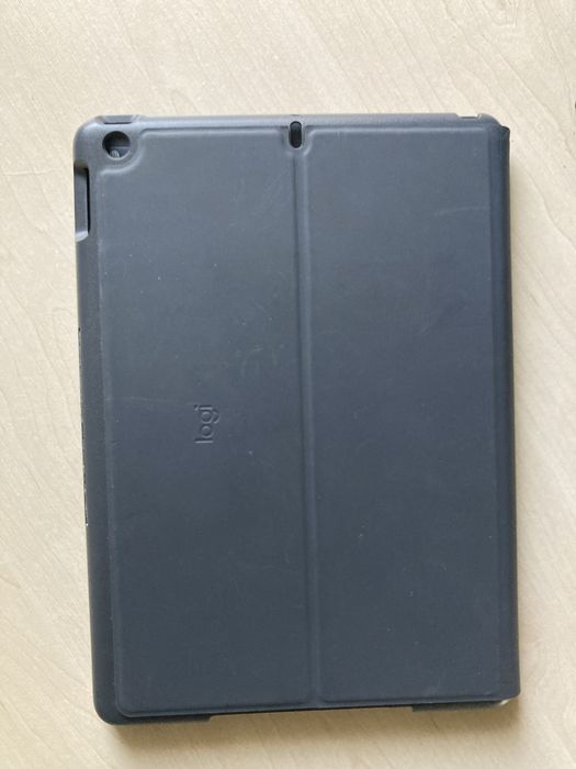 Чохол клавіатура logitech slim folio ipad 10.5