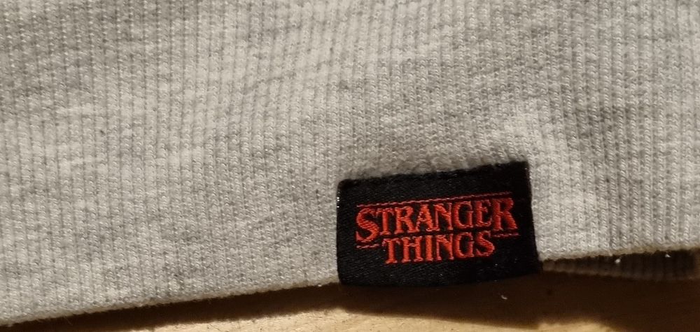 Bluza firmy Pull&Bear Stranger Things rozmiar L