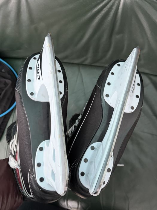 Хокейні коньки CCM Intruder