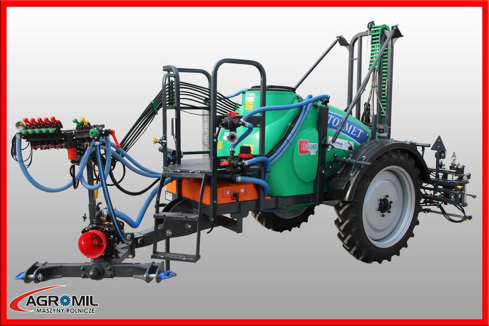 Opryskiwacz ciągany zaczepiany przyczepiany Tolmet Bruno 1200 l/15 m