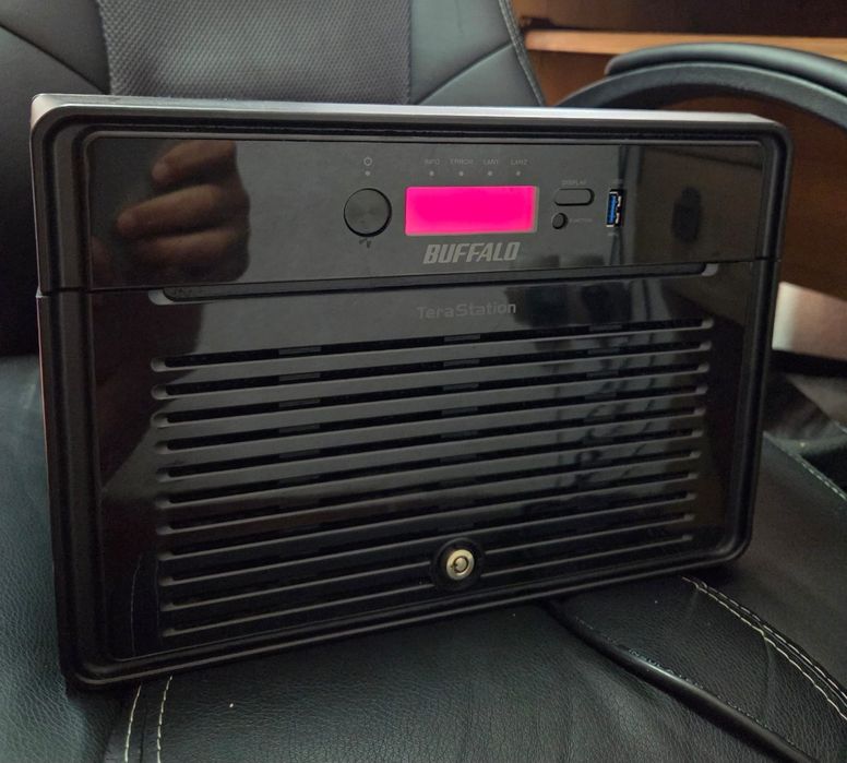 Serwer plików NAS Buffalo TeraStation 5800D / 5800DWR