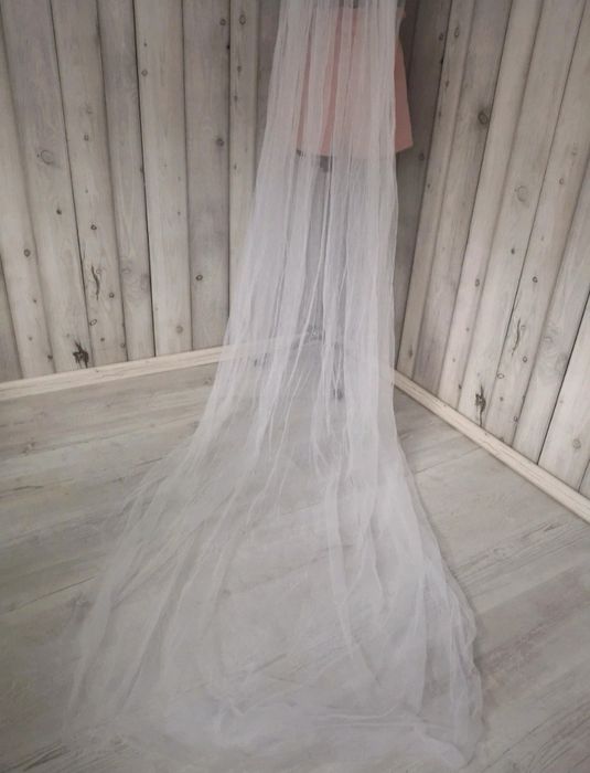 Dwuwarstwowy tiulowy welon 3 m katedralny