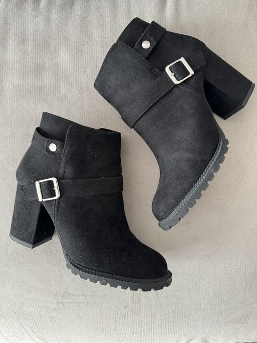 Ботильйони bershka