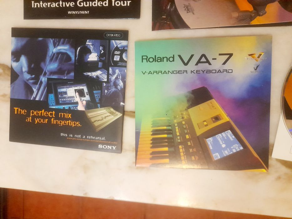 Conjunto de Cds Rom Informática/Roland/Outros