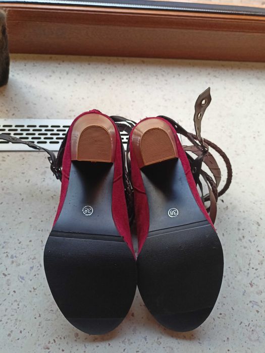 Buty zamszowe 38