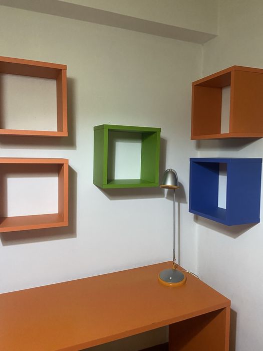 5 cubos + secretária