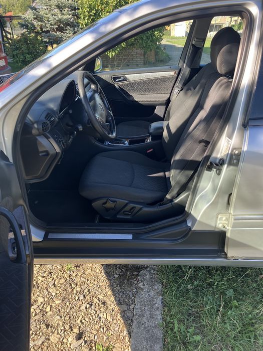 Mercedes  Benz C
