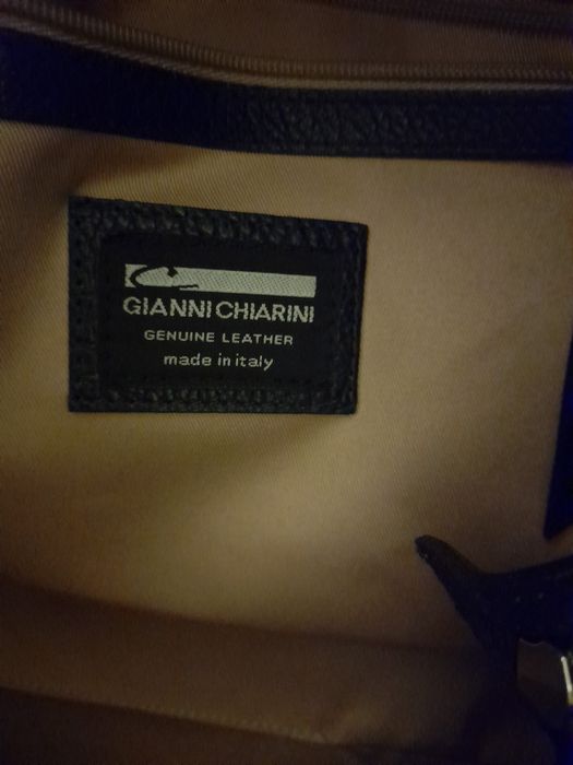 Carteira em pele azul escura