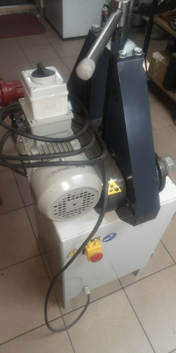 Giętarka do rur I profili RBM35