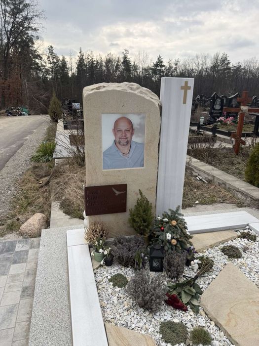 Памʼятник Козацький хрест Виготовлення не стандартних памʼятників з пісковика