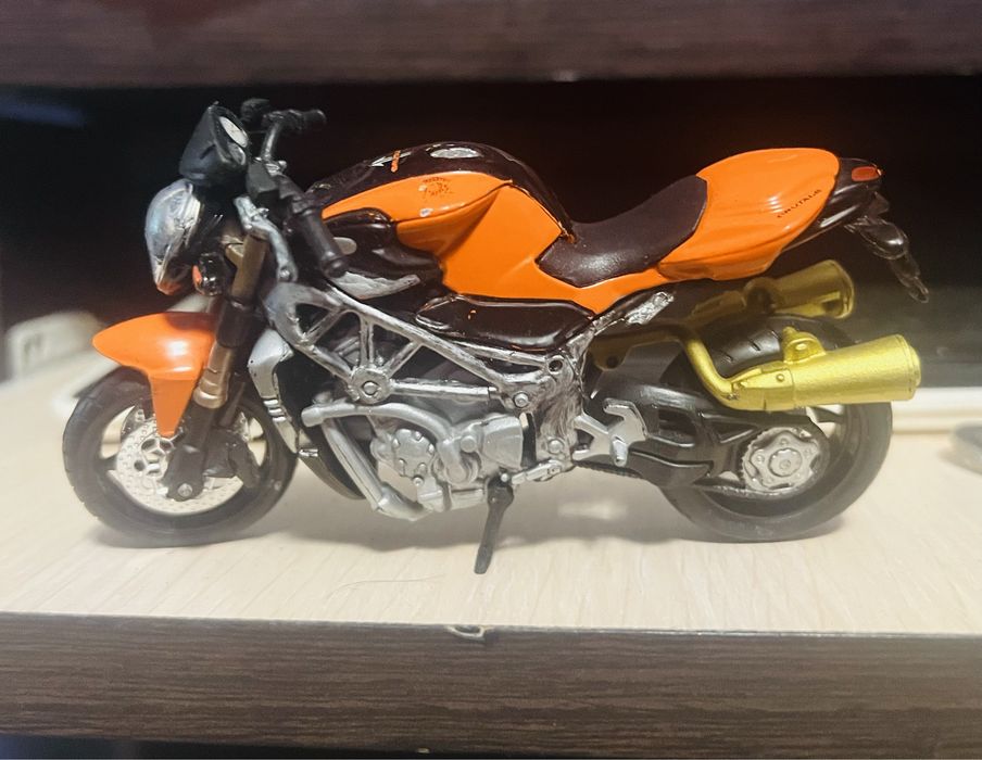 Мотоцикл молель MV Agusta Brutale S