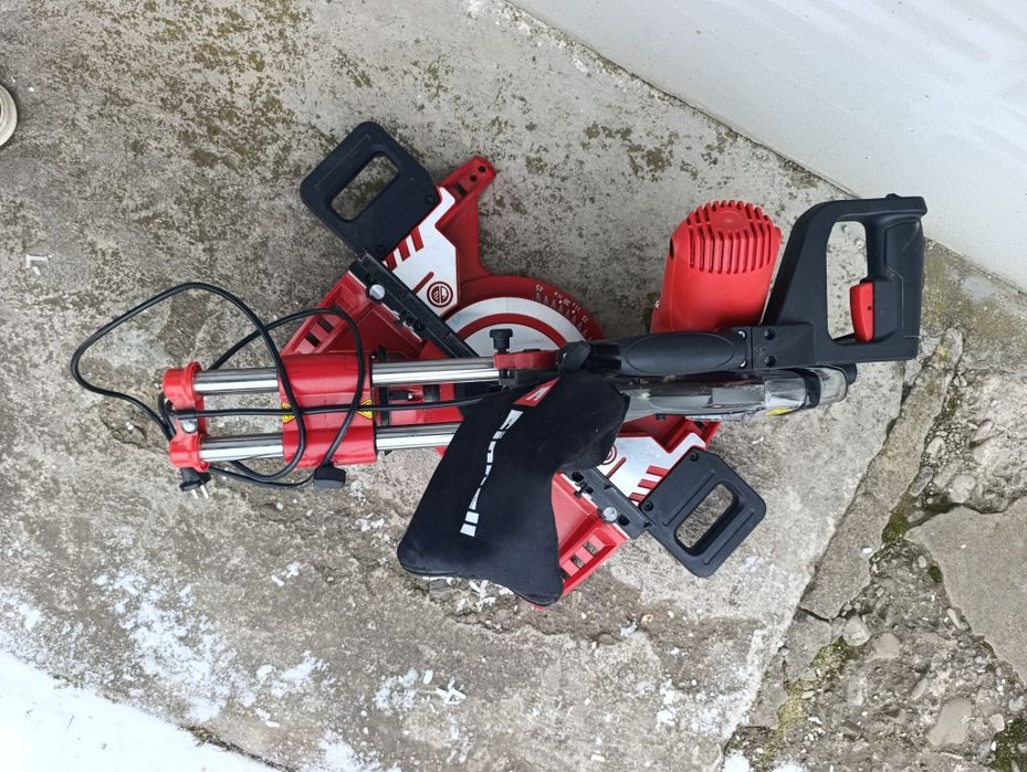 Професійна торцювальна пила Einhell TC-SM 2131/2 Dual